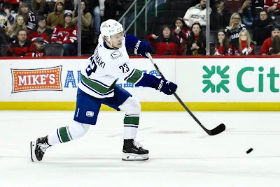 Vancouver Canucks right wing Jonathan Lekkerimaki