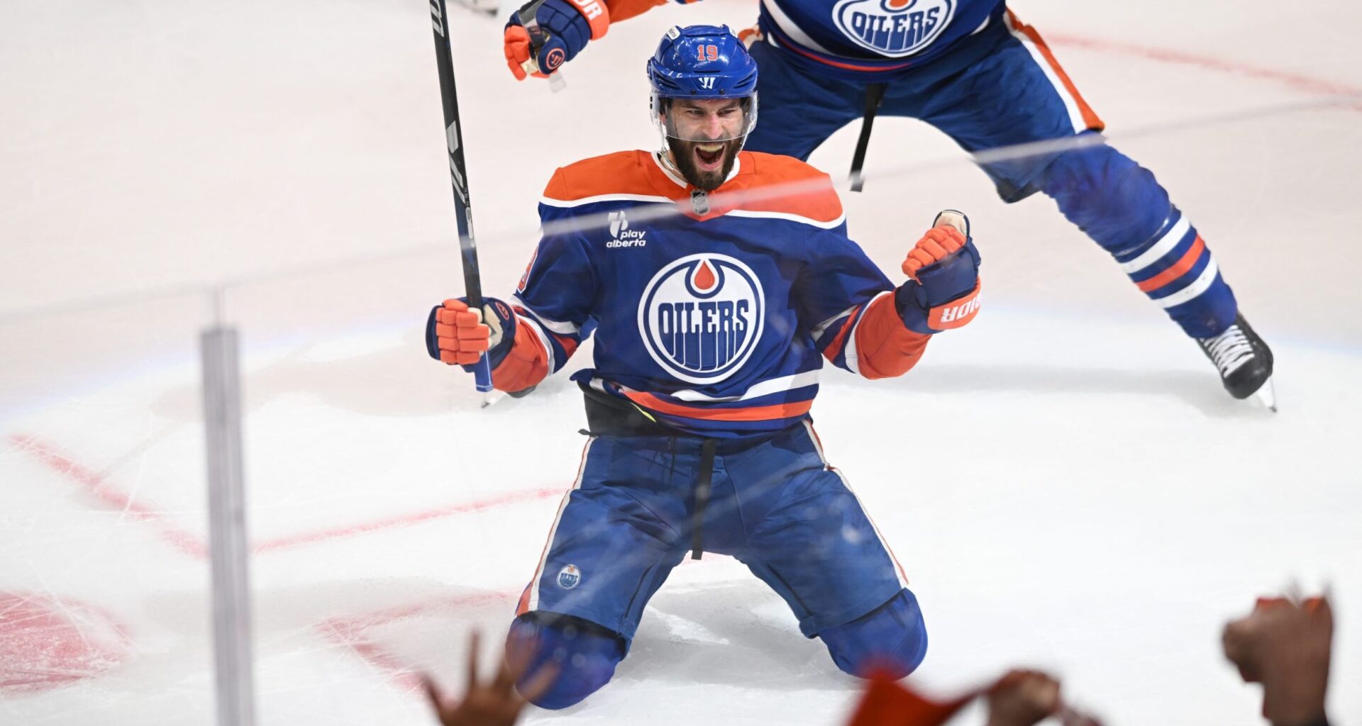 Ryan Reynolds' company producing Edmonton Oilers docuseries