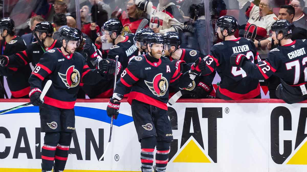 Ottawa Senators right wing Claude Giroux (28) celebrates with team his goal scored against the Toronto Maple Leafs in game three of the first round of the 2025 Stanley Cup Playoffs at Canadian Tire Centre