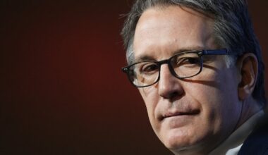 Maple Leafs: Shanahan out as president