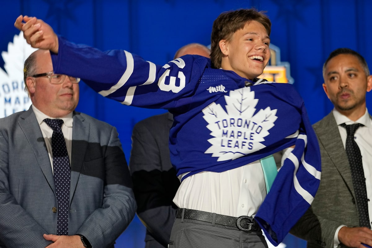 Maple Leafs’ top prospect Easton Cowan takes aim at Memorial Cup after lighting up the OHL