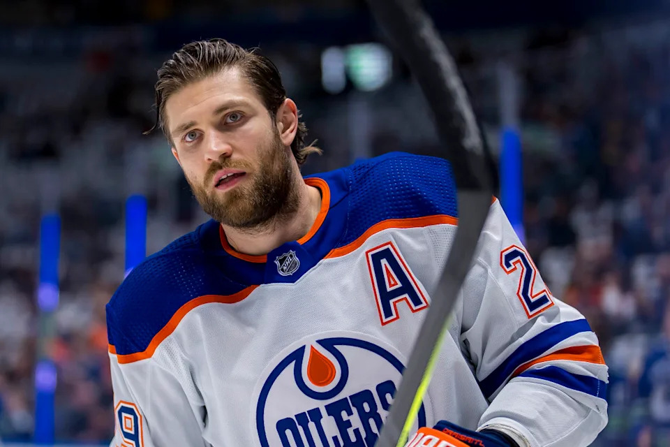 Edmonton Oilers forward Leon Draisaitl (29) skates in warm-ups.Bob Frid-Imagn Images