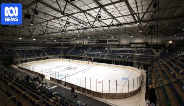 Canberra Brave takes to the ice at AIS Arena as basketball court transforms into hockey rink
