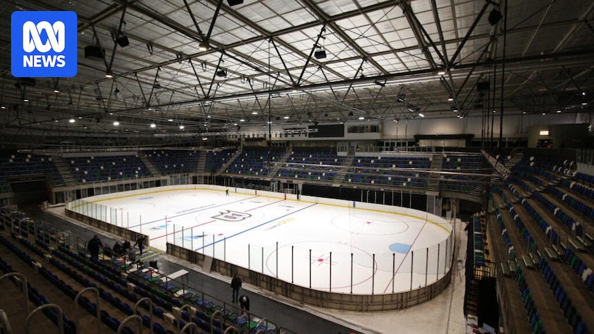 Canberra Brave takes to the ice at AIS Arena as basketball court transforms into hockey rink