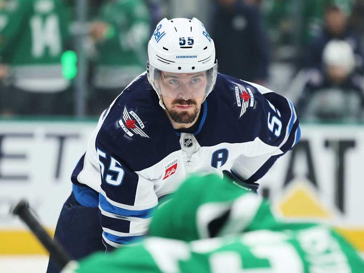 Maple Leafs, Panthers show support for Jets' Mark Scheifele