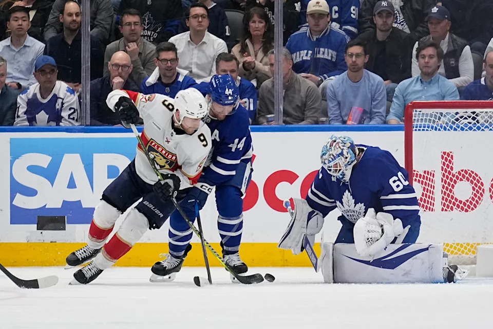 Toronto Maple Leafs goaltender Anthony Stolarz (41) blocks a shot by Florida Panthers forward Sam Bennett (9) at Scotiabank Arena.John E&period; Sokolowski-Imagn Images