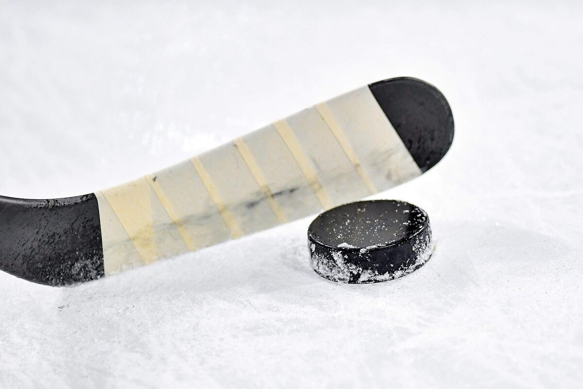 Investigation finds Mt. Ararat boys hockey team violated hazing policy