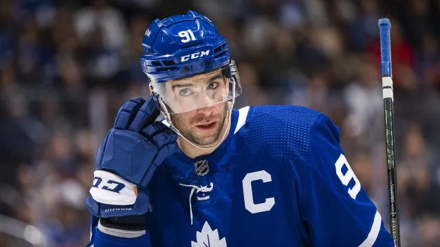 Signature à Montréal: John Tavares perd patience