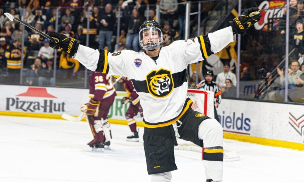 REPORT: Islanders Set to Sign Top College Free Agent