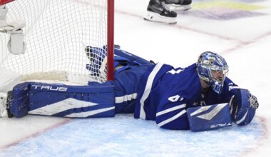 Maple Leafs goalie Anthony Stolarz leaves Game 1 against the Panthers with an apparent head injury
