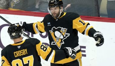 Penguins captain Sidney Crosby ties Mario Lemieux's franchise record for assists