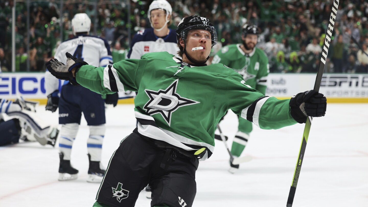 Mikael Granlund gets 1st career playoff hat trick as Stars beat top-seeded Jets for 3-1 series lead