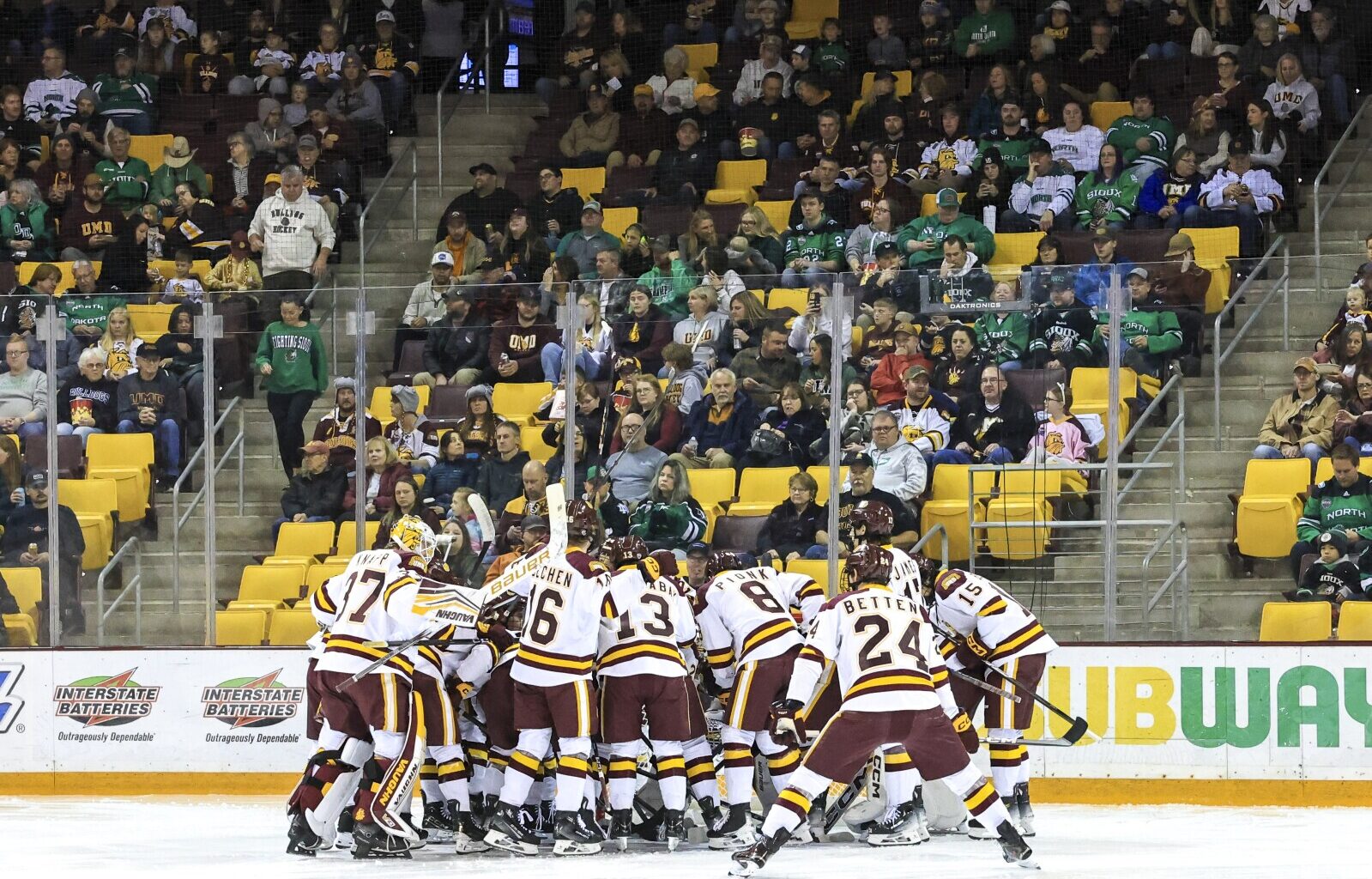 UMD hockey attendance at Amsoil Arena drops in 2024-25 - Duluth News Tribune