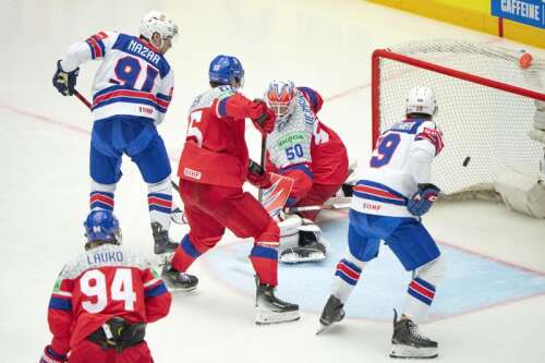 Blackhawks’ Nazar scores twice as US rallies past Czechs at ice hockey worlds
