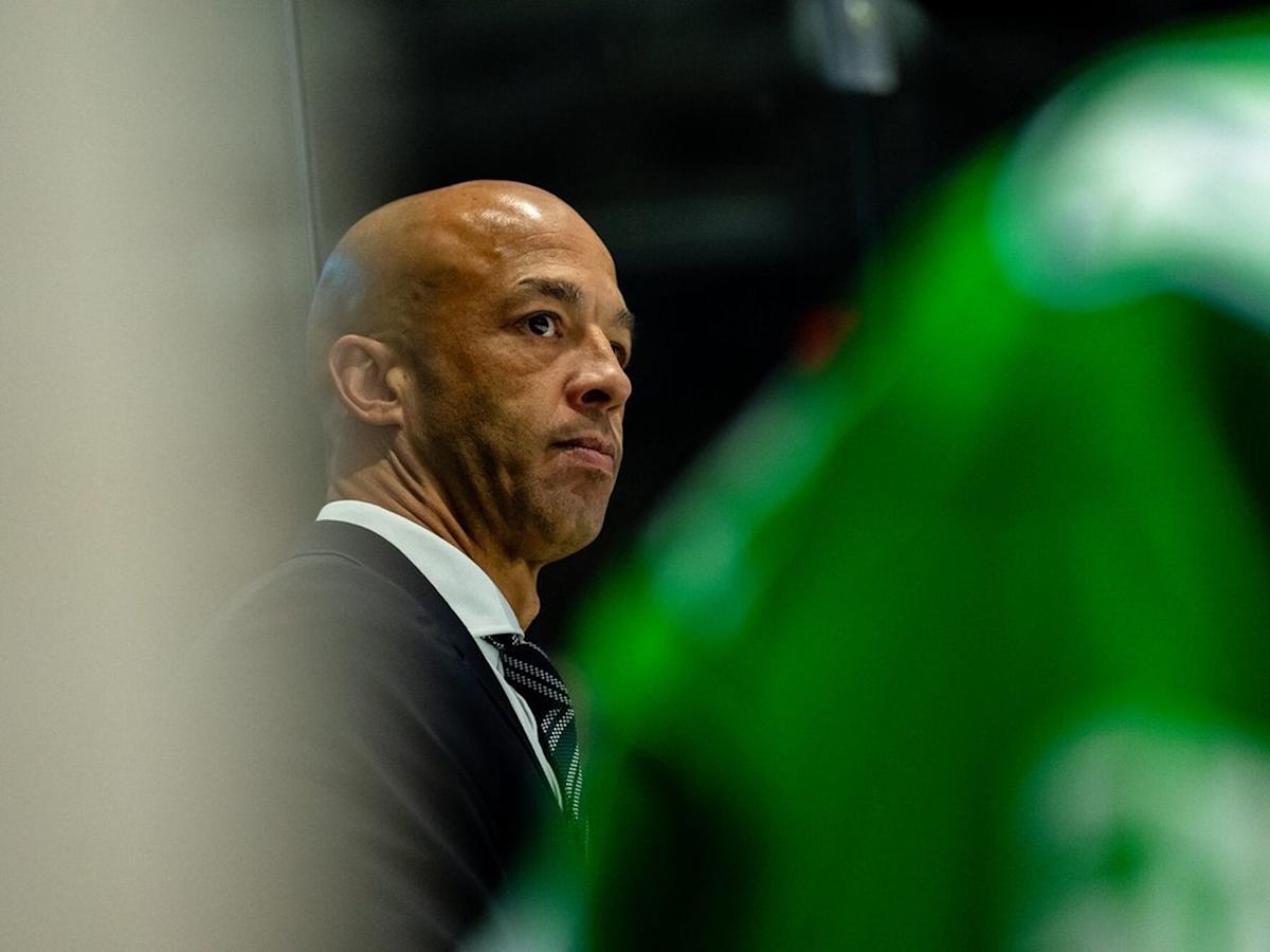 Travis Green knows 'it's not a race' for Manny Malhotra to run an NHL bench