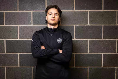 Justin Carbonneau faces crucial decision ahead of NHL Draft, balancing NCAA opportunities and Junior Hockey ties