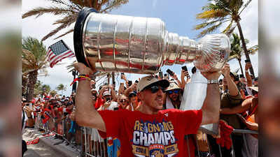 Florida Panthers' Stanley Cup beach parade ignites Reddit debate over hockey fandom