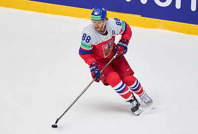 The trending news is that the NHL starts teasing a spicy reveal as the Boston Bruins set up a cryptic David Pastrnak announcement