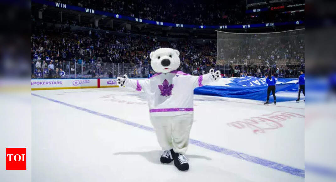 Toronto Maple Leafs mascot Carlton the Bear features in hilarious shawarma sketch with viral hit Shawarma Man | NHL News