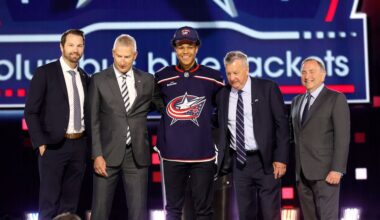 Top hockey prospect Cayden Lindstrom commits to Michigan State