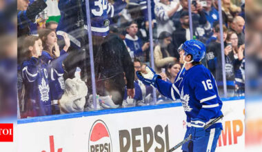 Toronto Maple Leafs fan Cal finds heartwarming support from NHL community after injury | NHL News