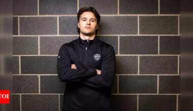 Justin Carbonneau faces crucial decision ahead of NHL Draft, balancing NCAA opportunities and Junior Hockey ties | NHL News