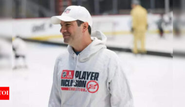 "It's a testament to why I'm still in the game": Montoya drives Hockey's rise in Texas | NHL News