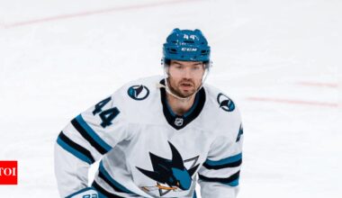 Marc-Edouard Vlasic sets new NHL record, surpassing Giordano with his 2165th career shot block for Sharks vs. Sabres