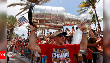 Florida Panthers' Stanley Cup beach parade ignites Reddit debate over hockey fandom | NHL News