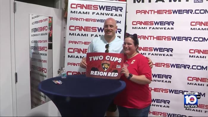 Panthers continue Stanley Cup celebration meeting fans in Davie