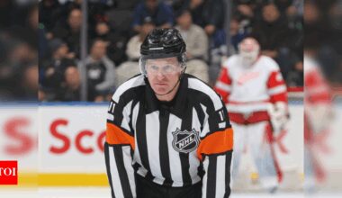 NHL referee Kelly Sutherland helps Steven Lorentz score a winning goal for the Toronto Maple Leafs | NHL News