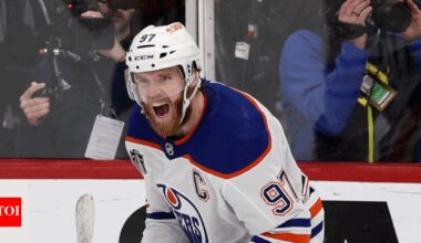 "NHL Trade Rumors": Connor McDavid not expected to commit long term to Oilers after 2026 | NHL News