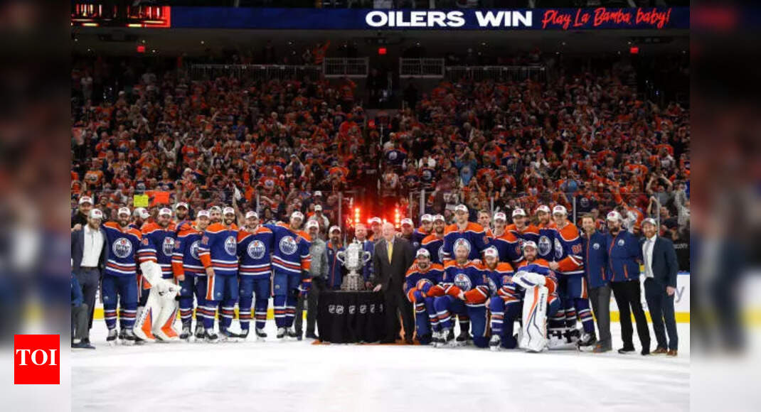 Fans criticize Edmonton Oilers for silence and referee controversy following Anaheim Ducks win | NHL News
