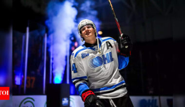 Why Brady Martin stayed home while becoming a Nashville Predators 1st-round pick | NHL News