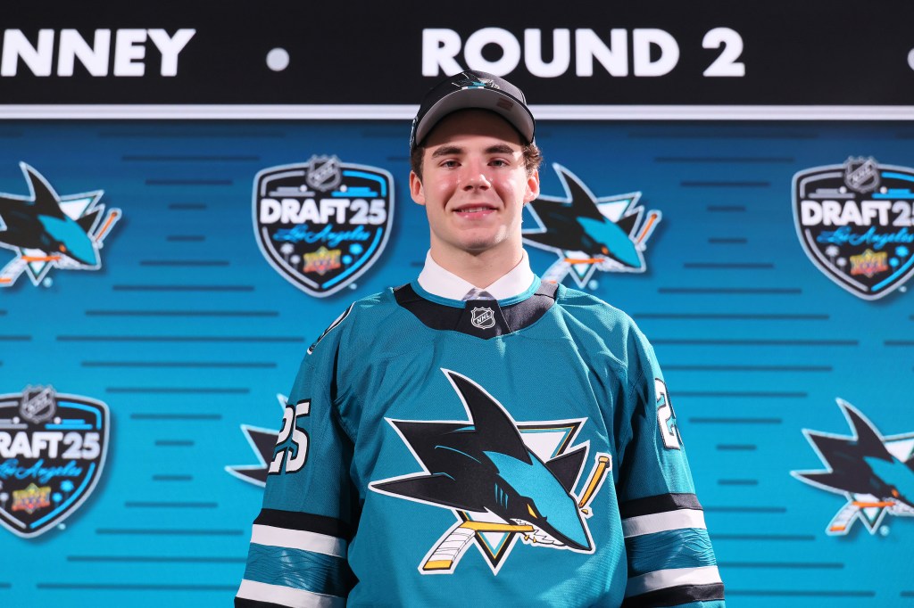 San Jose Sharks take Simon (Haoxi) Wang, Cole McKinney at NHL Draft