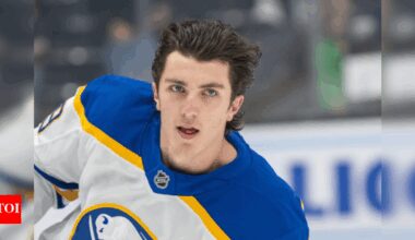 "Ouch," Peyton Krebs takes a hit on the face while sitting on the Sabres bench | NHL News