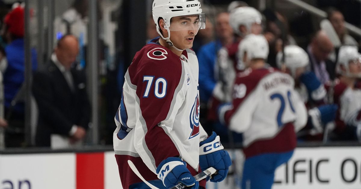 Avalanche re-sign Sam Malinski to one-year contract