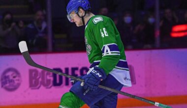 Arturs Silovs sharp to keep it 2-2 after two periods, Checkers up 29-9 in shots