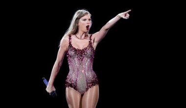 Taylor Swift and Travis Kelce attend Game 4 of Stanley Cup Final between Panthers and Oilers - CTV News