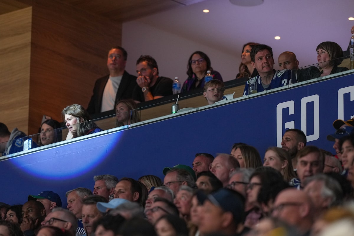 Alberta Premier, ministers accepted NHL playoff tickets after voting to loosen ethics rules