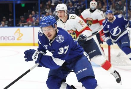 Yanni Gourde re-ups in Tampa, but signs a deal that could help the Leafs Yanni Gourde re-ups in Tampa, but signs a deal that could help the Leafs