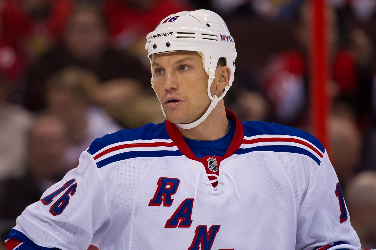 Ex-NHLer Sean Avery Tries to Slap Some Sense Into the Maple Leafs