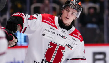 Former Vancouver Canucks Prospect Signs New Contract Just Months After Being Traded