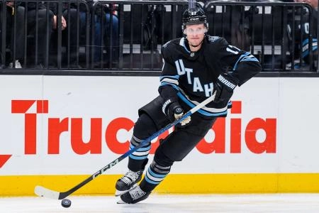 Nick Bjugstad playing with Utah during the 2024-25 season.