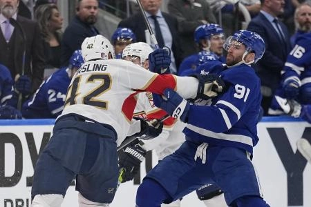 John Tavares and the Leafs are far apart in negotiations