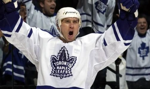 Alexander Mogilny while playing for the Toronto Maple Leafs