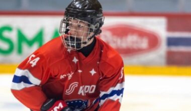 Bruins select Defenseman Vashek Richards-Blanar