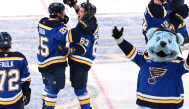 Join Blues beat writer Matthew DeFranks for his live chat