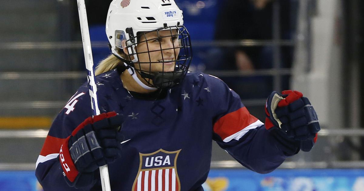 Wisconsin's Brianna Decker named to Hockey Hall of Fame