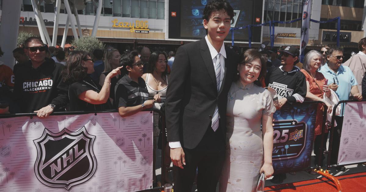 Simon Wang becomes highest-drafted player born in China, going 33rd to Sharks in NHL draft | National Sports